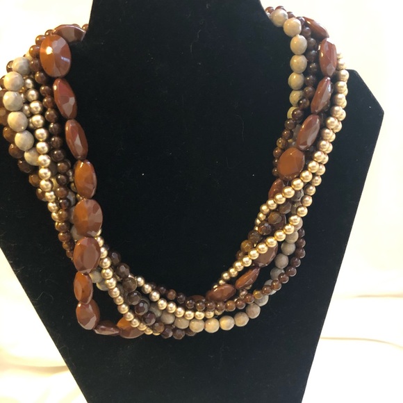 Multi layered and colored beaded necklace - Picture 3 of 4